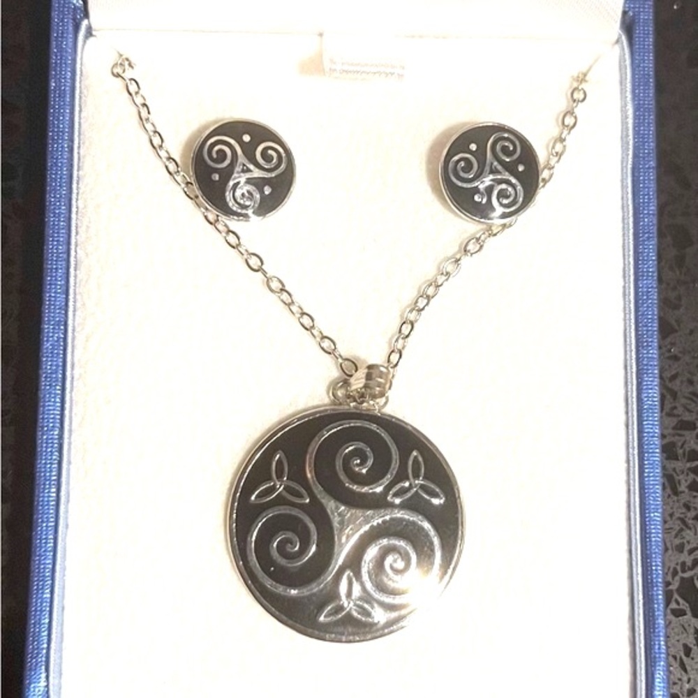 Celtic Lands UK pendant and earring set